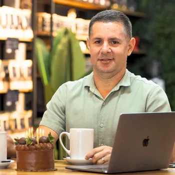Portrait of Harold Montero Ramírez, Real Estate Agent